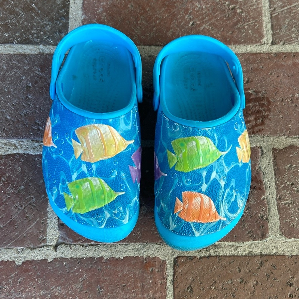 CROCS Kids Blue Fish Print Water Clogs